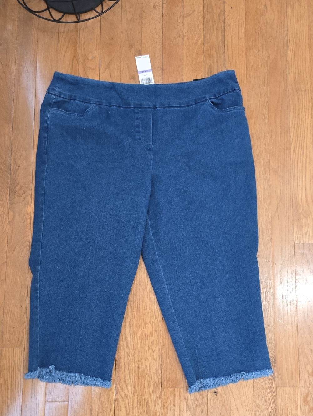 ALFRED DUNNER BRAND WOMEN'S PLUS SIZE BLUE JEAN SLIP-ON CAPRI PANTS SIZE 18